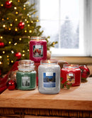 Yankee Candle Small Jar Scented Candle, Evergreen Mist, Alpine Christmas Collection