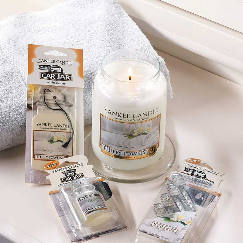 Yankee Candle Scented Candle | Scented Candle | Fluffy Towels Large Jar Candle | Burn Time: Up to 150 Hours