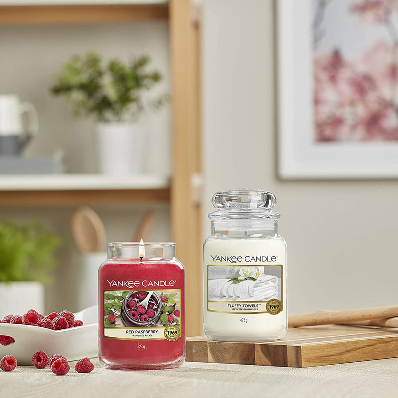 Yankee Candle Scented Candle | Scented Candle | Fluffy Towels Large Jar Candle | Burn Time: Up to 150 Hours